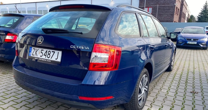 Skoda Octavia cena 49900 przebieg: 132144, rok produkcji 2017 z Legionowo małe 379